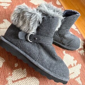 Bearpaw Gray Faux-Fur Trim Winter Booties!